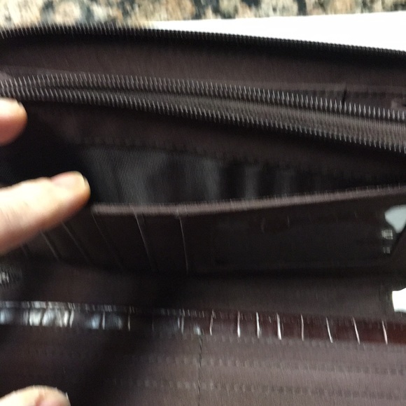 Brown crocodile embossed large wallet - Picture 8 of 14